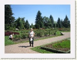 Joy at Botanical Gardens - Uni students working * 2592 x 1944 * (1.97MB)